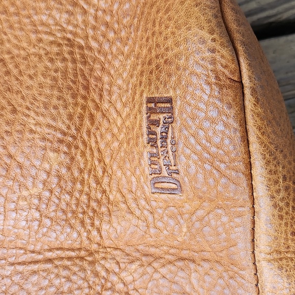 Duluth Trading Company - Women's Lifetime Leather Crossbody Bag - Picture 5 of 7